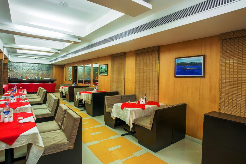 Pattom Royal Hotel Тривандрум Экстерьер фото