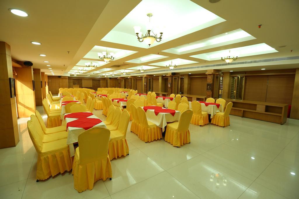 Pattom Royal Hotel Тривандрум Экстерьер фото
